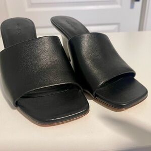 Vince Black Leather Pia sandals 6 1/2